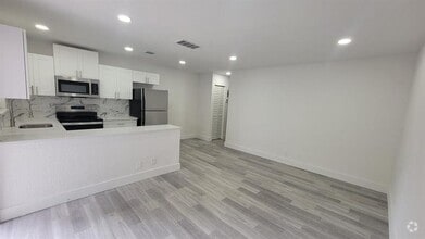 Building Photo - 618 SW 14th Terrace