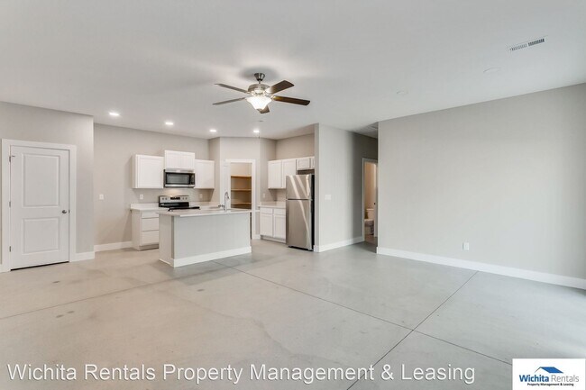 Building Photo - 3 br, 2 bath House - 122 E. Santa Fe. Cir.