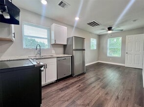 Building Photo - 207 Avenue A