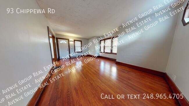 Foto del edificio - 93 Chippewa Rd