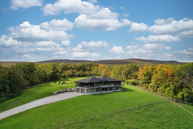 Photo du bâtiment - 589903 Grey County Rd 19