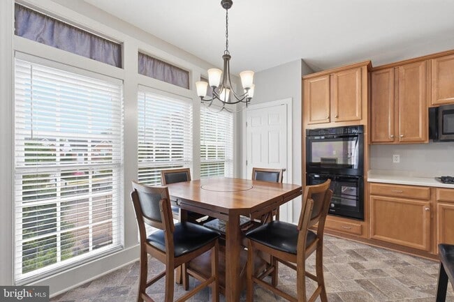 Building Photo - 8439 Kirby Lionsdale Dr