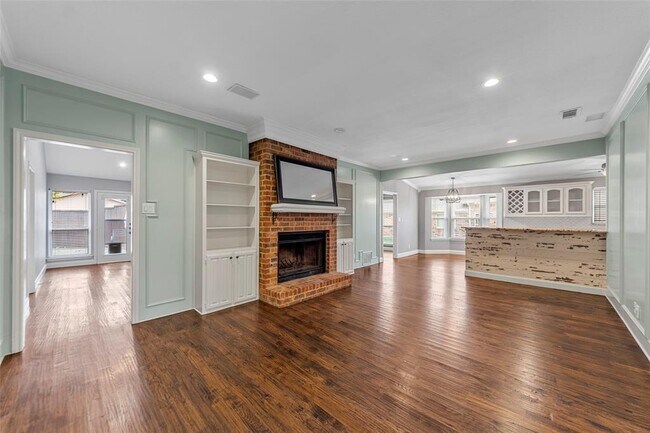 Foto del edificio - 4636 Versailles Ln