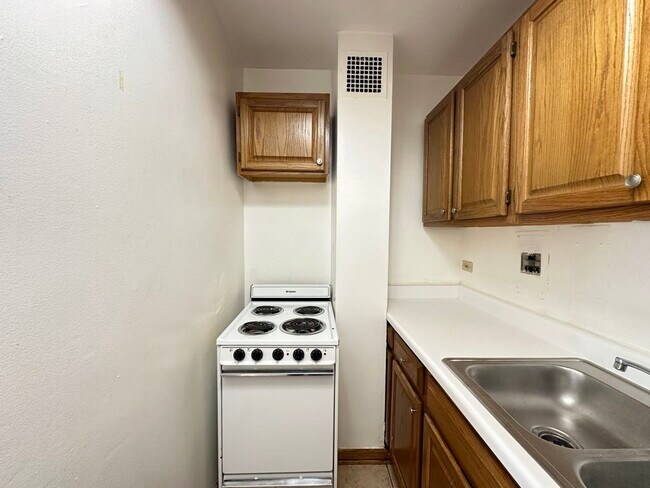 Foto del edificio - 4180 N Marine Dr