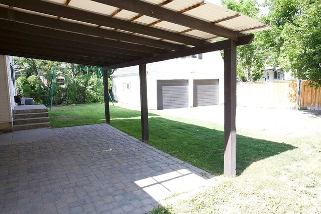 Building Photo - Spacious 4BR House in Alpine