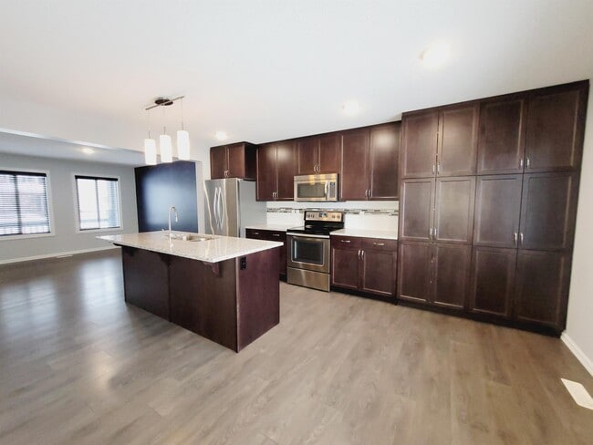 Building Photo - 16027-16013 13 Ave SW
