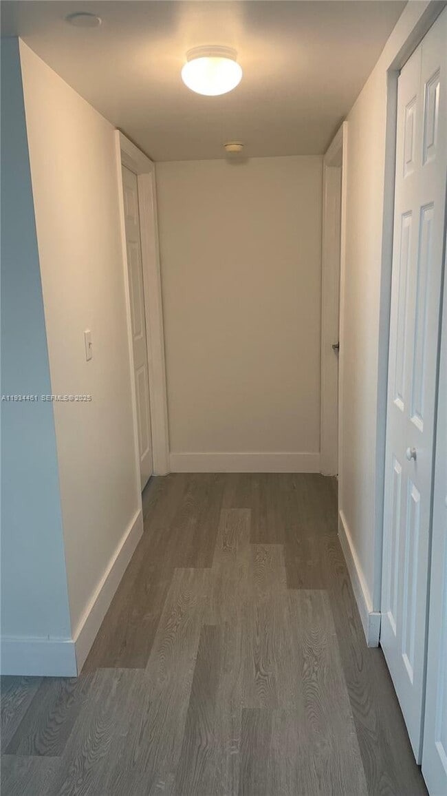 Foto del edificio - 3000 Coral Wy