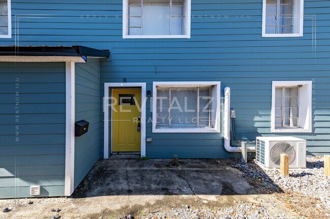 Foto del edificio - 1704 McGill Ave