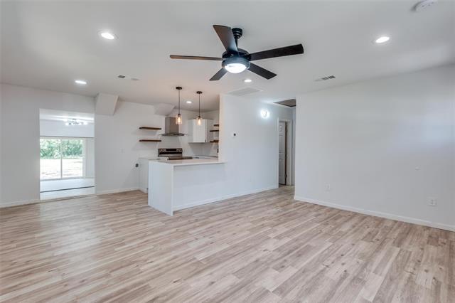 Building Photo - 1702 Oak Lea Dr