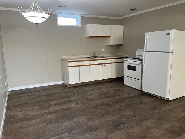 Photo du bâtiment - 2 Bed 1 Bath Unit in Red Deer, AB