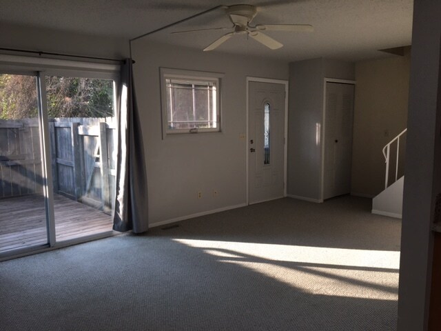 Main floor living room - 2594 Cherrywood Ct