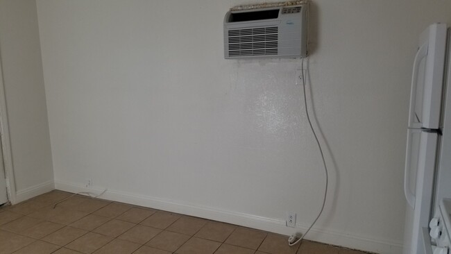 Foto del edificio - 5900 Cassedy Ln