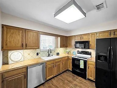 Foto del edificio - 1084 Sunmeadow Dr