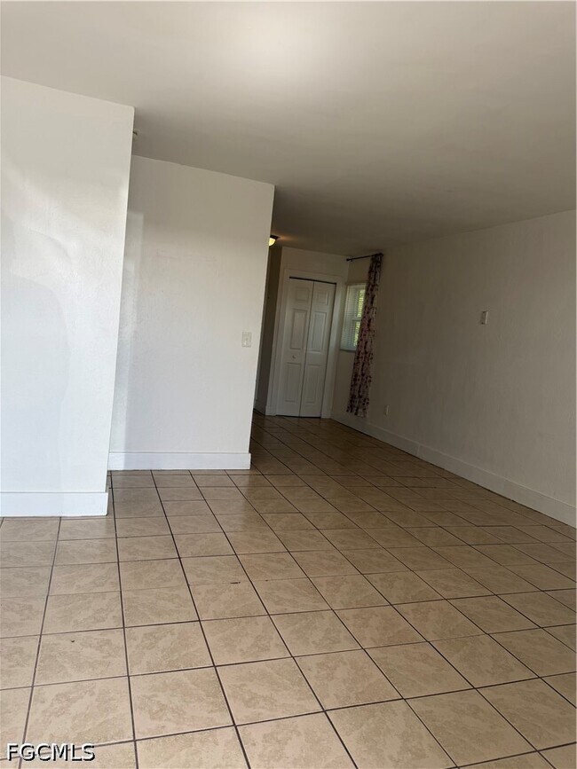 Foto del edificio - 2804 River Ridge Blvd