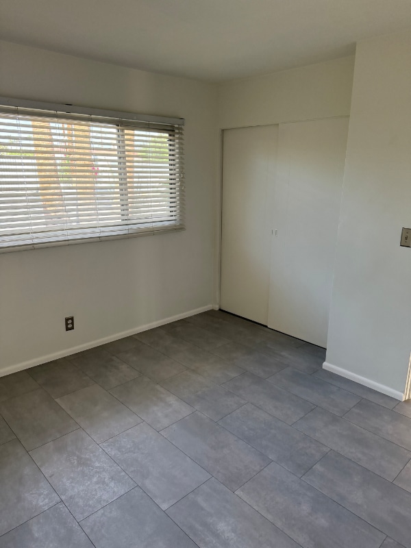 Building Photo - 777 E San Lorenzo Rd