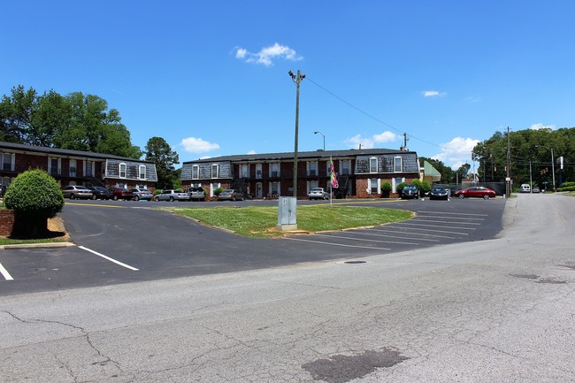 Building Photo - The Park at Forestdale