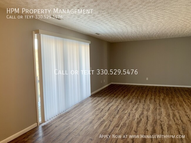 Foto del edificio - Spacious Updated Plain Township Apartment!