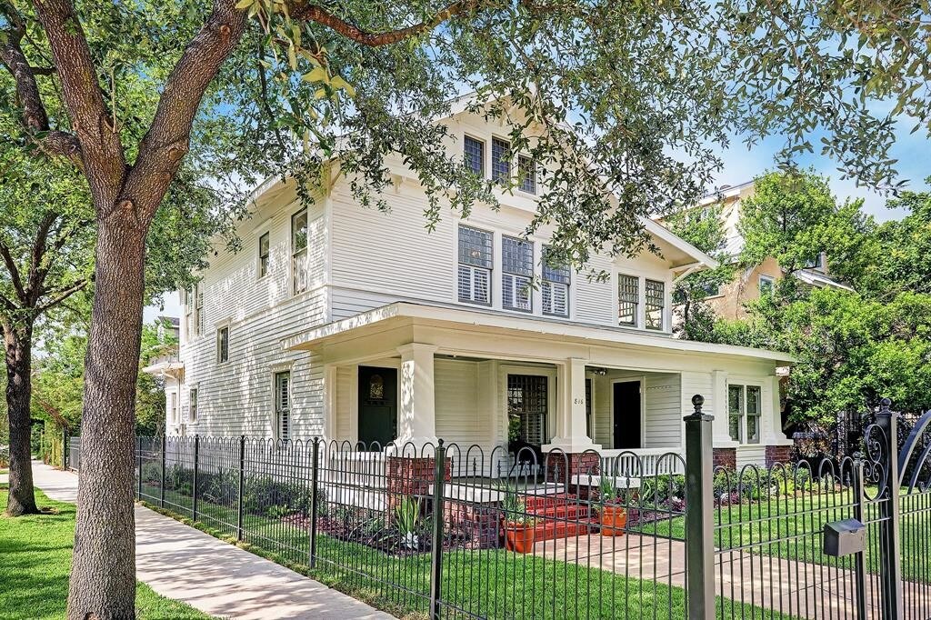 Foto principal - 816 W Main St