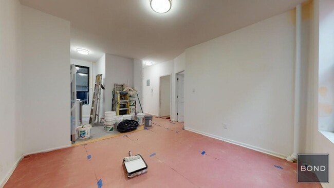 Building Photo - 314 E 91st St