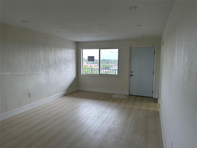 Foto del edificio - 6575 W 4th Ave