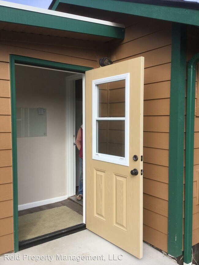 Foto del edificio - 2 br, 1 bath House - 3325 Quatermass Ave NE