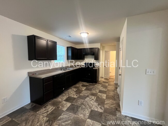 Foto del edificio - 505 Kelly Rd