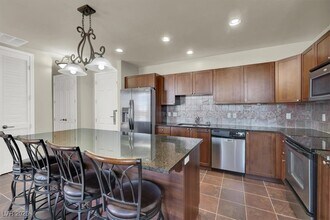 Building Photo - 2405 W Serene Ave