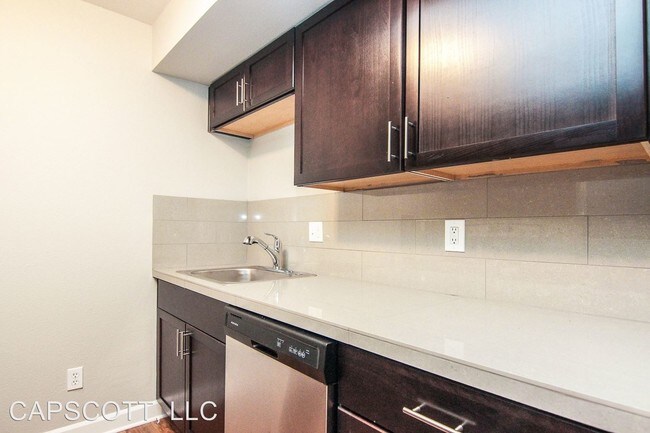 Building Photo - 4900 SW 170th Ave
