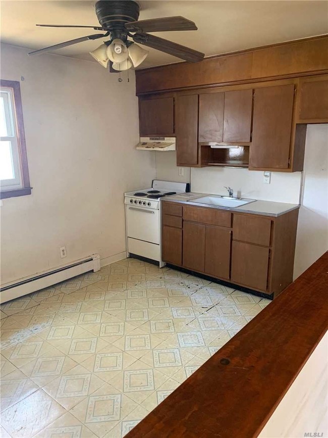 Building Photo - 1369 H St