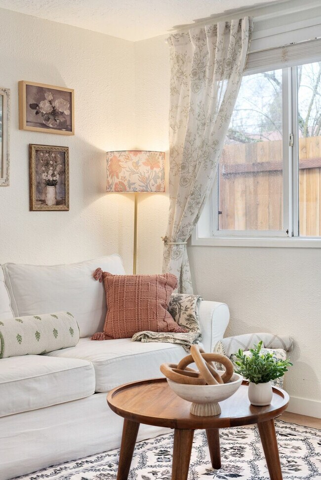 Foto del edificio - 838 SE Tacoma St