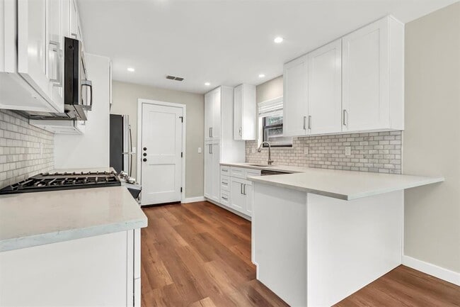 Building Photo - 4805 Gerona Dr
