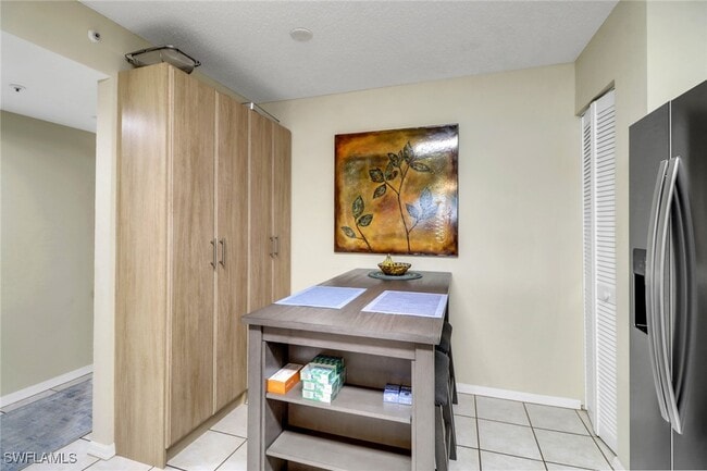 Building Photo - 9901 Sunset Cove Ln