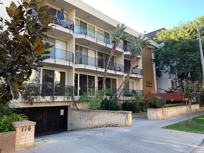 Front of 116 North Wetherly - The Wetherly Townhouse