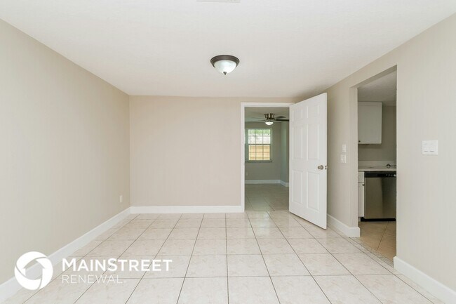 Building Photo - 6215 Westport Dr