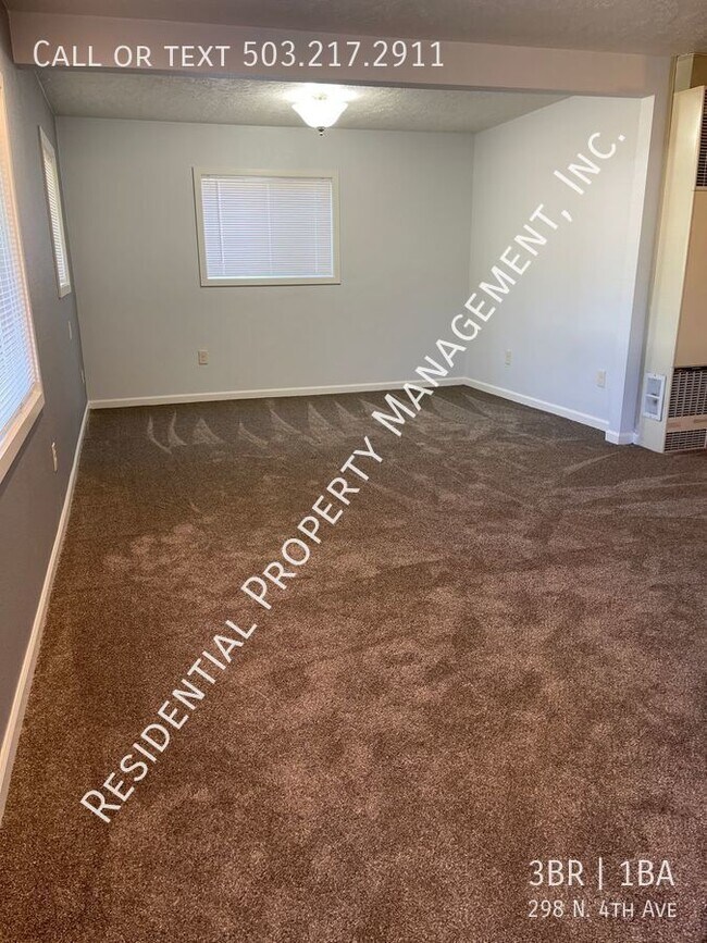 Building Photo - 1-level Ranch Home Located on a 1/3 Acre l...