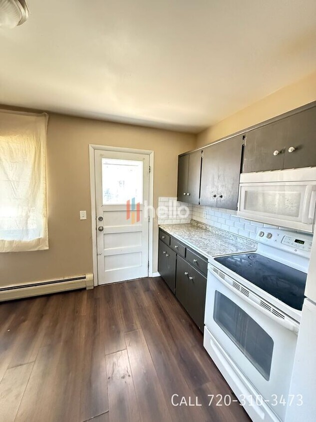 Photo - 5260 E Warren Ave-5260