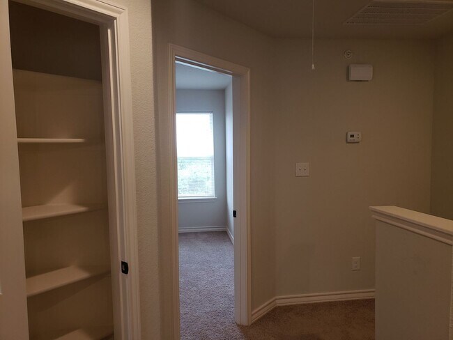 Foto del edificio - 7310 Colina Way