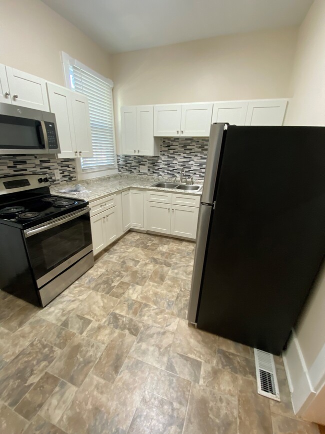 Kitchen - 2303 Abercorn St