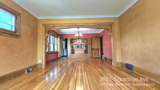 Building Photo - 3901 Standish Ave
