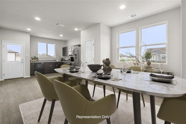 Foto del edificio - 708 Running Creek Dr