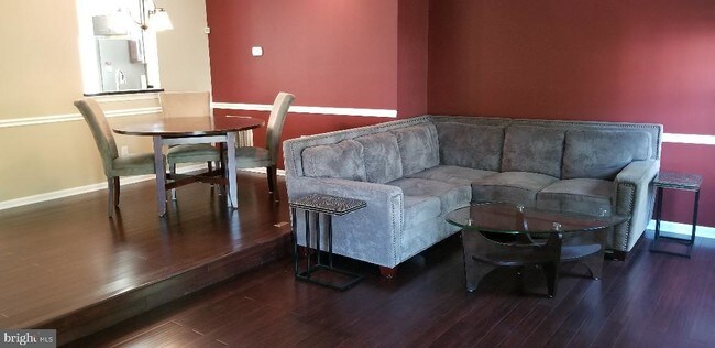 Foto del edificio - 4016 Sparrow House Ln