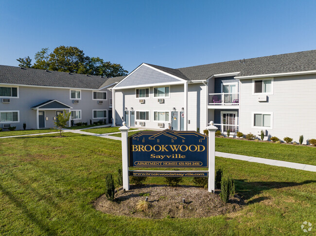 Foto del edificio - Brookwood at Sayville