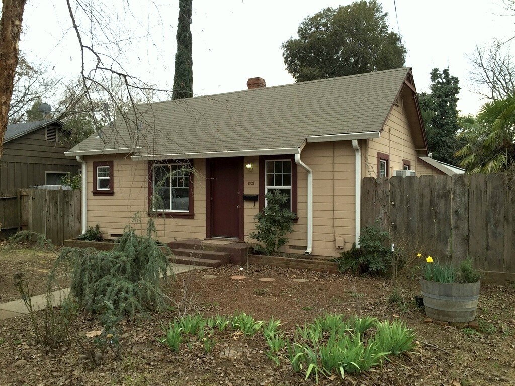 Primary Photo - 1921 Magnolia Ave
