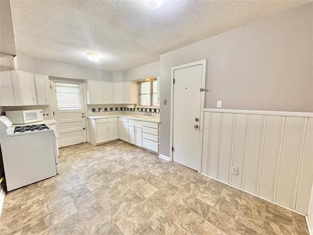 Building Photo - 1408 Bluebonnet Trail