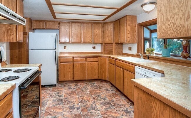 Cocina - 8015 172nd Ave NE