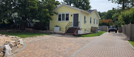 Building Photo - 338 Main St