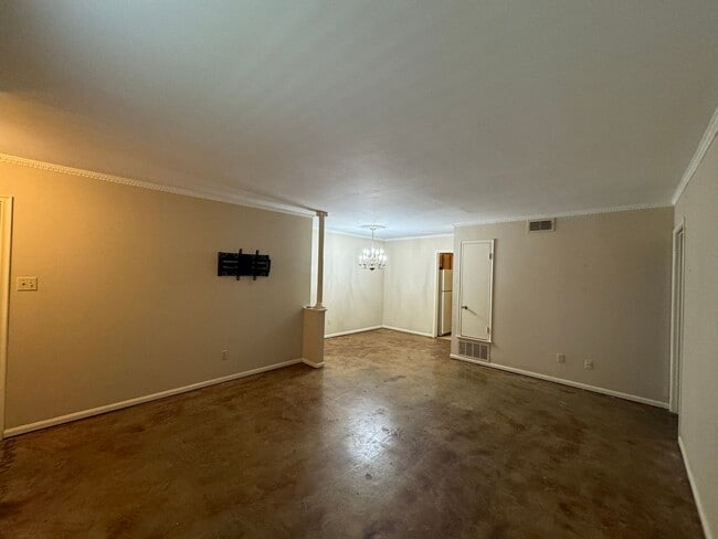 Building Photo - 3730 Fairfield Ave