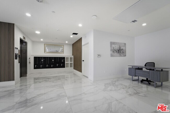 Foto del edificio - 845 S St Andrews Pl