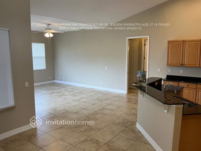 Building Photo - 4392 Skyway Ave