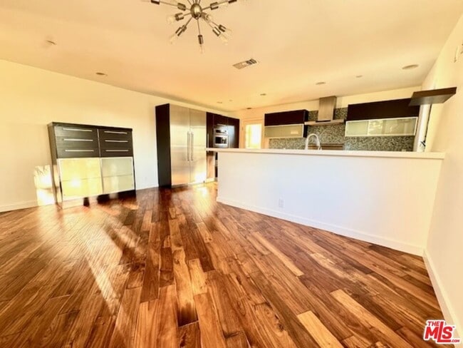 Building Photo - 6441 Bryn Mawr Dr